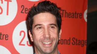 David Schwimmer : l'ex Ross de Friends papa de Kim Kardashian... dans une série