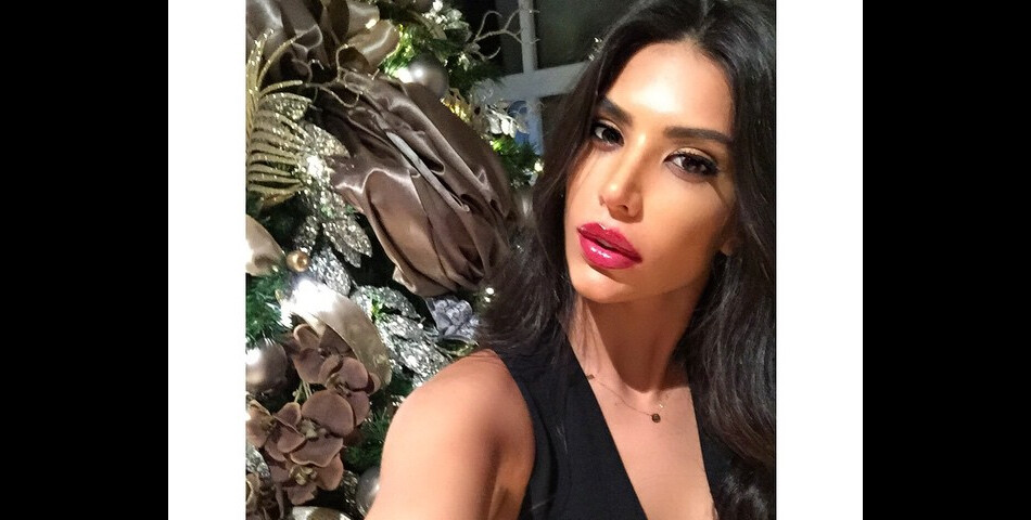  Anara Atanes : selfie sexy de No&amp;euml;l sur Instagram, le 25 d&amp;eacute;cembre 2014 