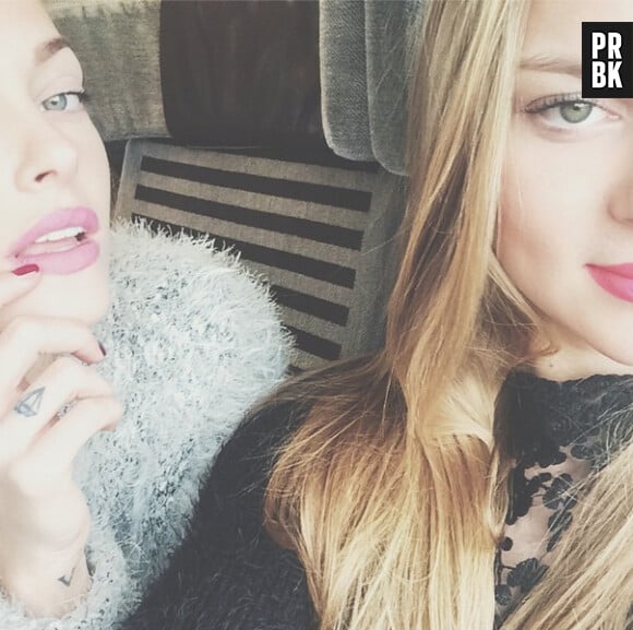 Caroline Receveur : selfie avec sa soeur Mathilde postée sur Instagram, le 27 décembre 2014