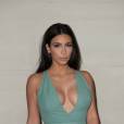  Kim Kardashian sexy pour le d&eacute;fil&eacute; Valentino, le 9 juillet 2014 &agrave; Paris 