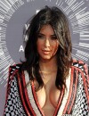  Kim Kardashian d&eacute;collet&eacute;e sur le tapis rouge des MTV Video Music Awards 2014 