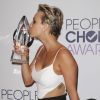 Kaley Cuoco (The Big Bang Theory) gagnante aux People's Choice Awards 2015 le 7 janvier à Los Angeles