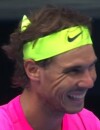  Rafael Nadal amus&eacute; par un ramasseur de balles pendant l'Open d'Australie 2015 