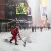 New York fait actuellement face à l'une des plus importantes tempêtes de neige qu'elle ait connues, le 26 janvier 2015