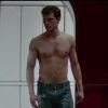 Jamie Dornan torse nu et sexy dans Fifty Shades of Grey