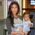  Kim Kardashian et sa fille North &agrave; Burbank, le 7 ao&ucirc;t 2014 