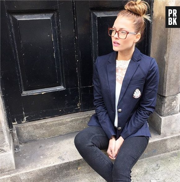 Caroline Receveur de retour à Paris pour la Fashion Week, mars 2015