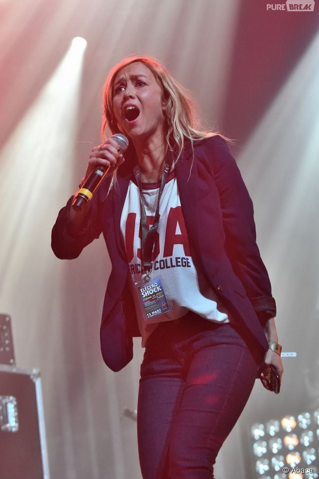 Enora Malagré le 13 mars 2015 sur la scène du Zénith de Paris pour la soirée Electroshock de Virgin Radio