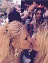 Tressia et Adixia des Ch'tis en mode bisou sur la bouche sur Instagram, le 24 février 2015
