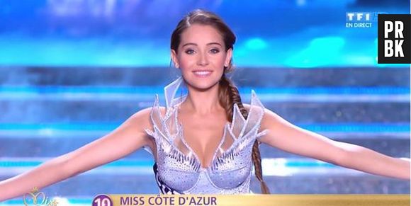 Charlotte Pirroni sexy pendant le concours Miss France 2015