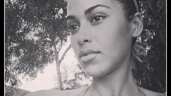 Ayem Nour : bientôt le mariage ? Elle répond sur Twitter