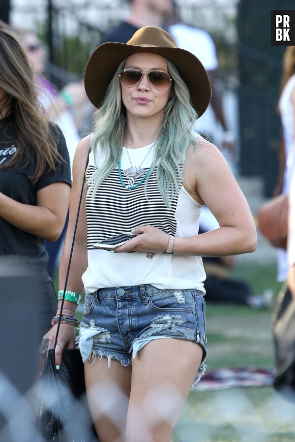 Hilary Duff à la cool à Coachella le 11 avril 2015