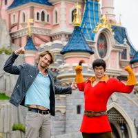 Camille Lacourt et Valérie Bègue à Disneyland : petite virée en amoureux chez Mickey