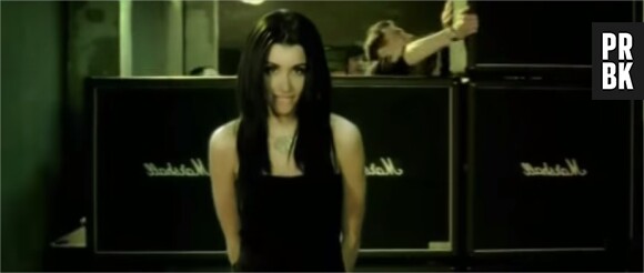 Jenifer dans le clip de Ma révolution en 2004