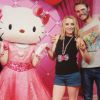 Evanna Lynch et Robbie Jarvis avec Hello Kitty sur Instagram
