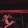 David Duchovny et Gillian Anderson : petit bisou à un concert, le 12 mai 2015 à New York