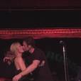  David Duchovny et Gillian Anderson : petit bisou &agrave; un concert, le 12 mai 2015 &agrave; New York 