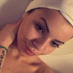 Niia Hall nue sur Snapchat : la brunette s'exhibe dans son bain