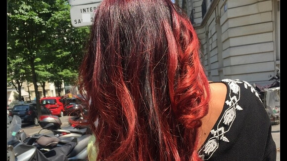 Ayem Nour ose les cheveux rouges : après le blond, son nouveau challenge capillaire coloré