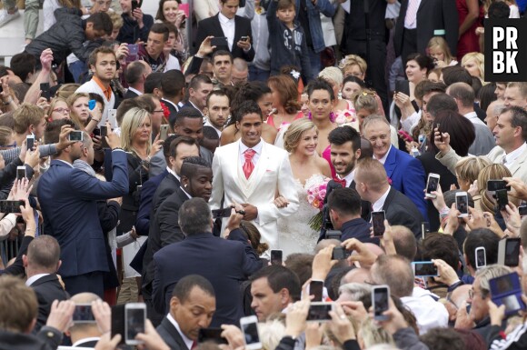 Raphaël Varane et Camille Tytgat : mariage et foule au Touquet, le 20 juin 2015
