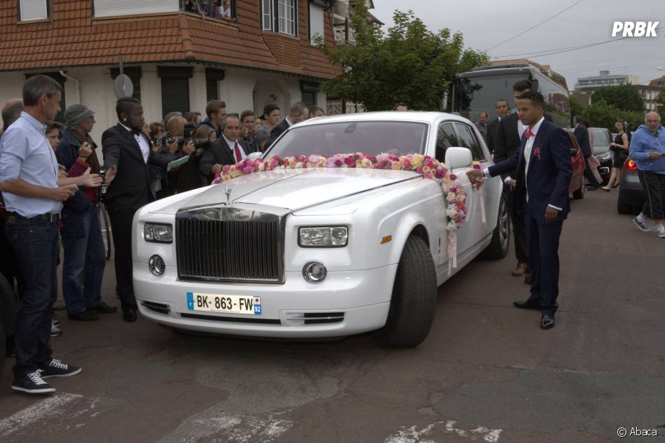 Raphael Varane Et Camille Tytgat Une Belle Voiture Pour Leur Mariage Au Touquet Le 20 Juin 2015 Purebreak