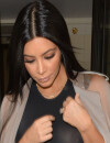  Kim Kardashian sans soutien-gorge face aux photographes &agrave; Londres le 27 juin 2015 