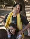 Wet Hot American Summer, First Day of Camp : Paul Rudd sur une photo