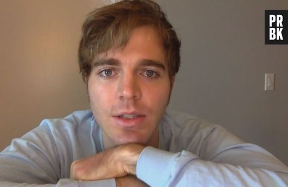 Le YouTuber américain Shane Dawson révèle sa bisexualité dans une nouvelle vidéo touchante