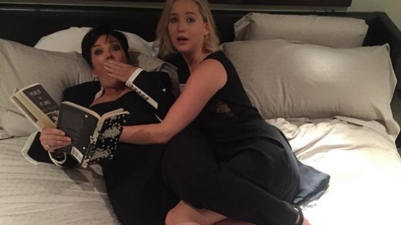 Jennifer Lawrence : photo très intime et déjantée dans le lit de Kris Jenner