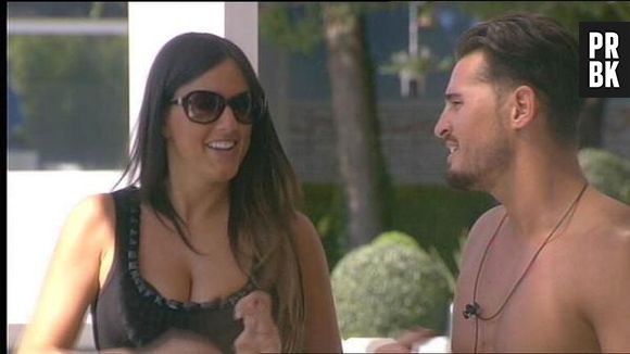 Claudia (Secret Story 9) : candidate sexy aux décolletés plongeants