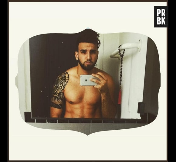 Aymeric Bonnery torse nu et sexy sur Instagram