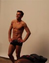 Tom Daley sexy et musclé dans la vidéo des coulisses de son calendrier 2016
