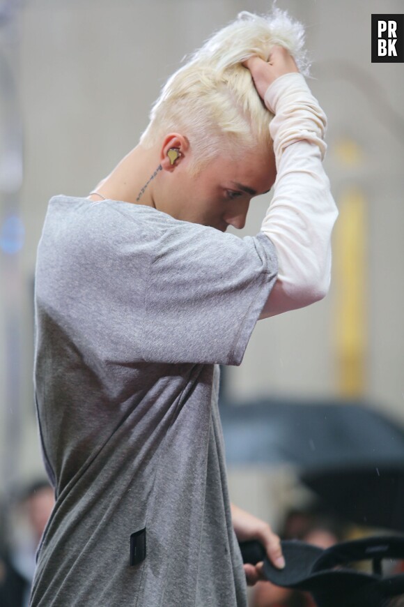 Justin Bieber blond platine : il dévoile sa nouvelle couleur de cheveux le 10 septembre 2015