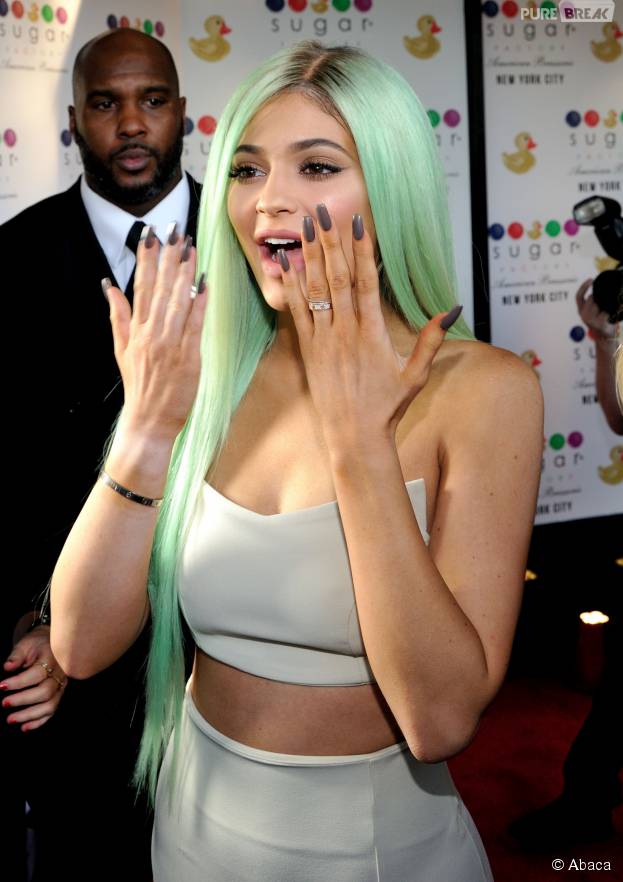 Kylie Jenner et ses cheveux verts lors de la soirée d'ouverture de la Sugar Factory Brasserie à New-York, le 16 septembre 2015