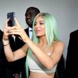 Kylie Jenner et ses cheveux verts lors de la soirée d'ouverture de la Sugar Factory Brasserie à New-York, le 16 septembre 2015