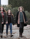 Les Revenants saison 2 : Jérôme, Lena, Camille et Claire sur une photo