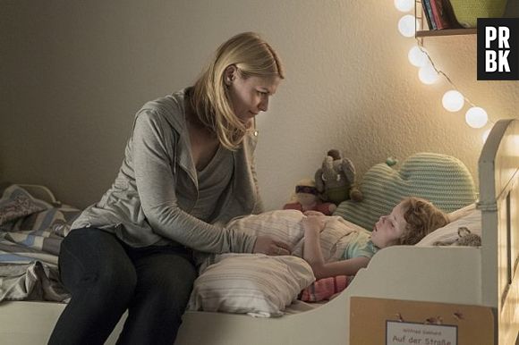 Homeland saison 5 : Carrie et sa fille sur une photo