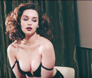 Emilia Clarke sexy en lingerie pour le magazine Esquire