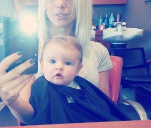 Stéphanie Clerbois chez le coiffeur avec son fils Lyam sur une photo Instagram