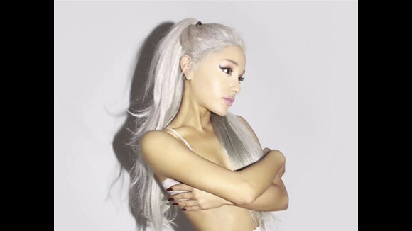 Ariana Grande tente les cheveux blancs : sa transformation inspirée par Harry Potter