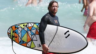Simon Baker : quel avenir après Mentalist ? Son nouveau projet sportif dévoilé