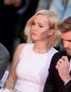 Jennifer Lawrence, Josh Hutcherson et Liam Hemsworth présentent Hunger Games - La Révolte, Partie 2 et laissent leurs empreintes aux TCL Chinese Theatre (Los Angeles) le 31 octobre 2015