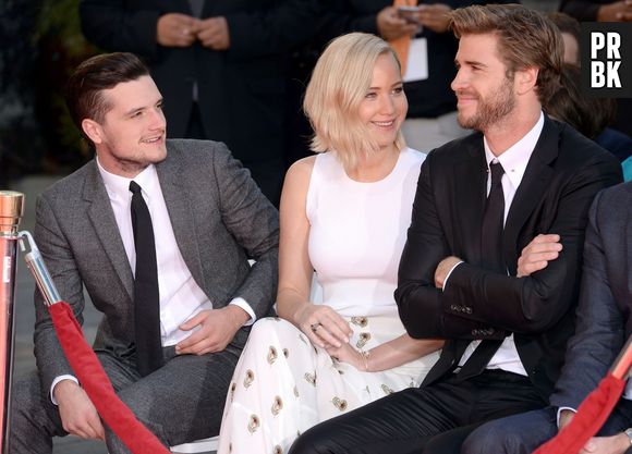 Jennifer Lawrence, Josh Hutcherson et Liam Hemsworth présentent Hunger Games - La Révolte, Partie 2 et laissent leurs empreintes aux TCL Chinese Theatre (Los Angeles) le 31 octobre 2015