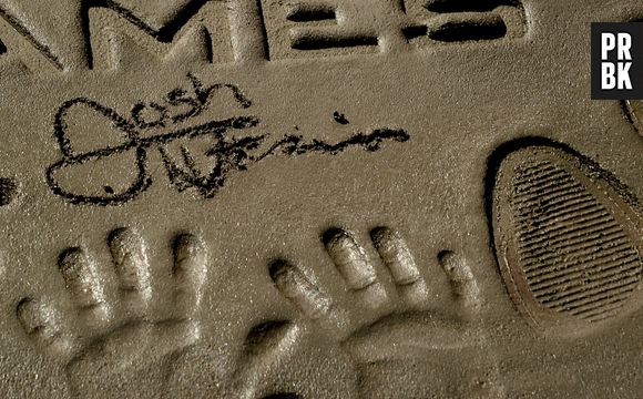 Jennifer Lawrence, Josh Hutcherson et Liam Hemsworth présentent Hunger Games - La Révolte, Partie 2 et laissent leurs empreintes aux TCL Chinese Theatre (Los Angeles) le 31 octobre 2015