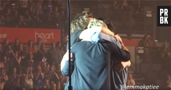 One Direction : câlin et joli discours pour le final de la tournée On The Road à Sheffield en Angleterre, le 31 octobre 2015