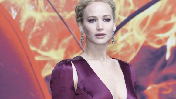 Jennifer Lawrence sexy : décolleté vertigineux à l'avant-première mondiale d'Hunger Games 4