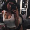 Kylie Jenner très sexy en culotte sur Instagram