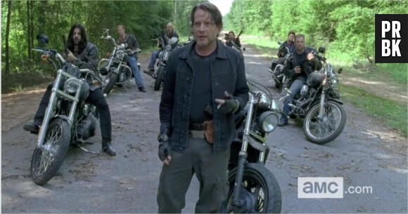 The Walking Dead saison 6 : le groupe de Negan se dévoile dans un extrait de l'épisode 9