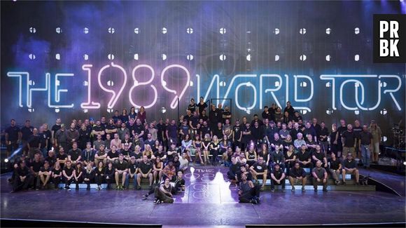 Taylor Swift en vacances en Australie avec toute son staff de la tournée 1989, décembre 2015