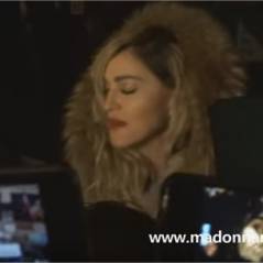 Madonna improvise un concert Place de la République en hommage aux victimes des attentats